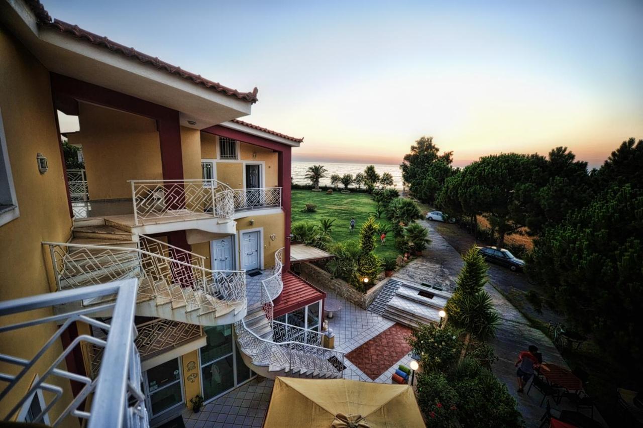 Irida Beach Resort Suites Kyparissia Exterior foto