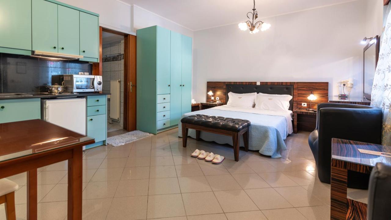 Irida Beach Resort Suites Kyparissia Exterior foto