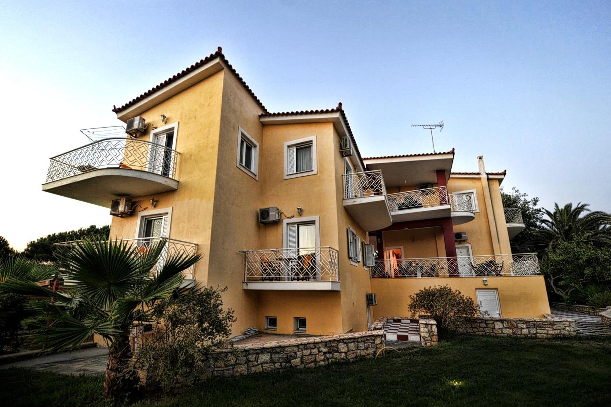 Irida Beach Resort Suites Kyparissia Exterior foto