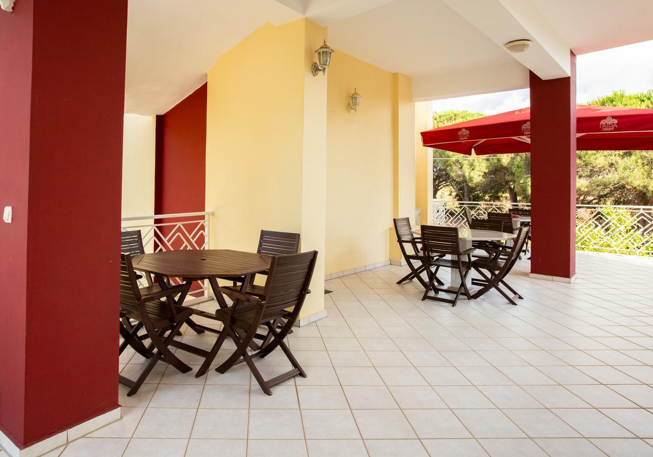 Irida Beach Resort Suites Kyparissia Exterior foto
