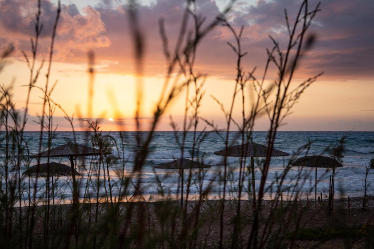 Irida Beach Resort Suites Kyparissia Exterior foto